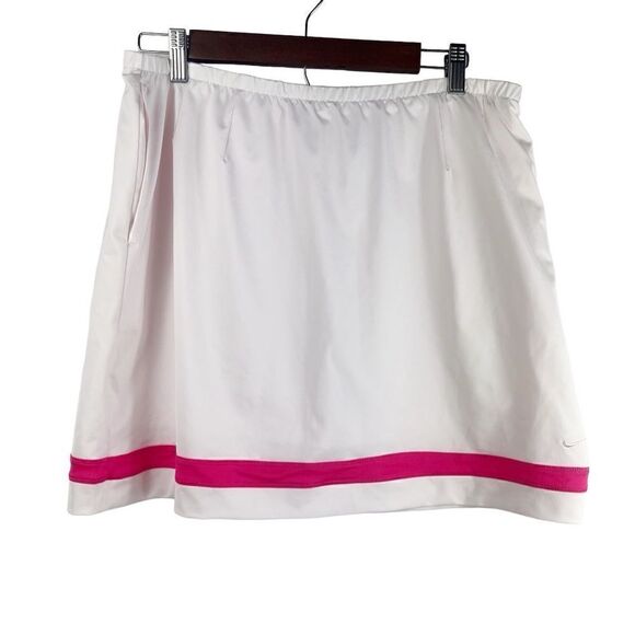 Nike Lined Athletic Skort In Women’s Size Large - Picture 1 of 5